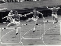 P089-4 et P090 > 1964, Tokyo. Jeux Olympiques, 400 haies, couloir 7. Behm Jean-Jacques.