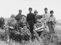 Septembre 1960, Bellefontaine pendant les “classes” : Mézière, Frémaux, moi, au-dessus : Dorte (tennis).